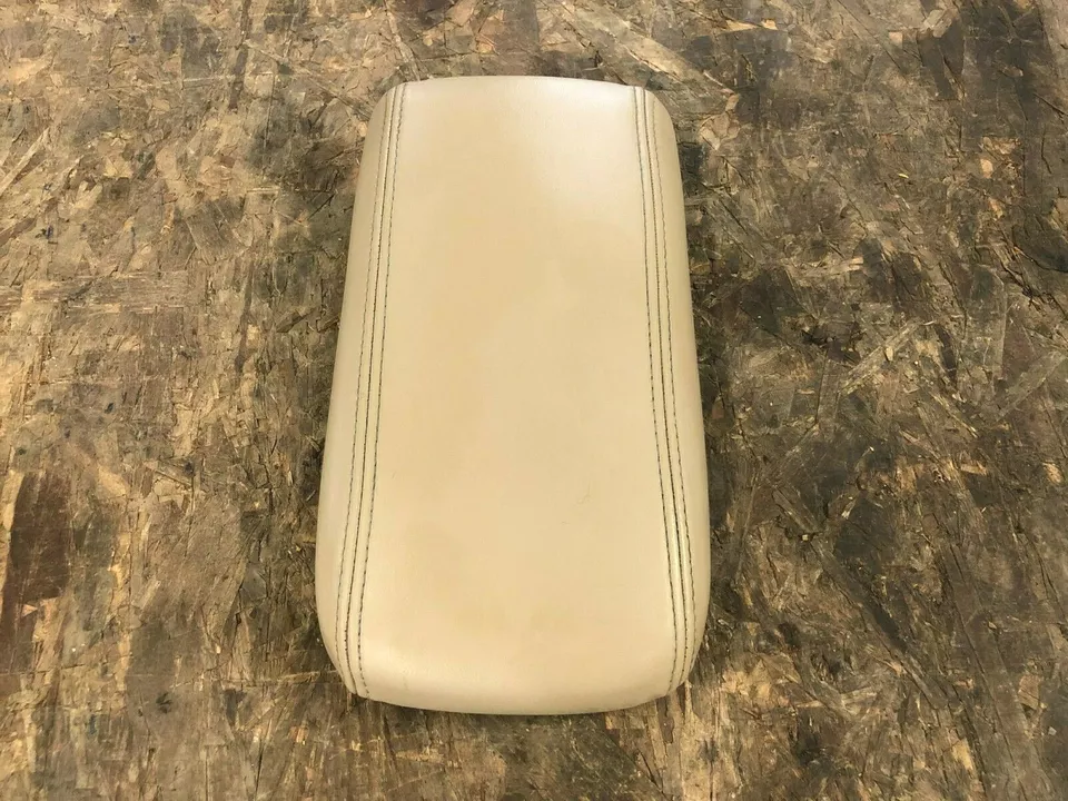 2005 gmc envoy console lid